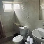 Leona Apartment